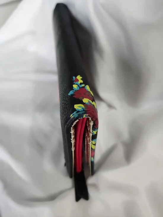 Betsey Johnson Black Floral Zip Wallet with Pink Heart Pin - Picture 7 of 12